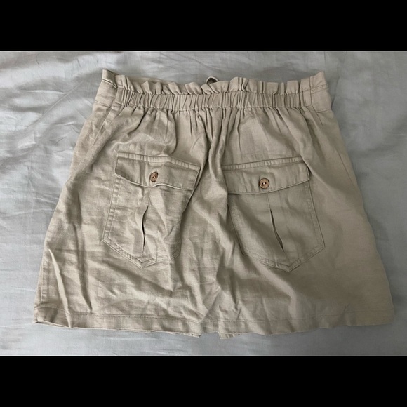 Front button tan skirt - Picture 2 of 2